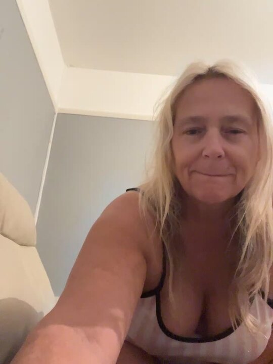 Blondnboujee53 cam recording